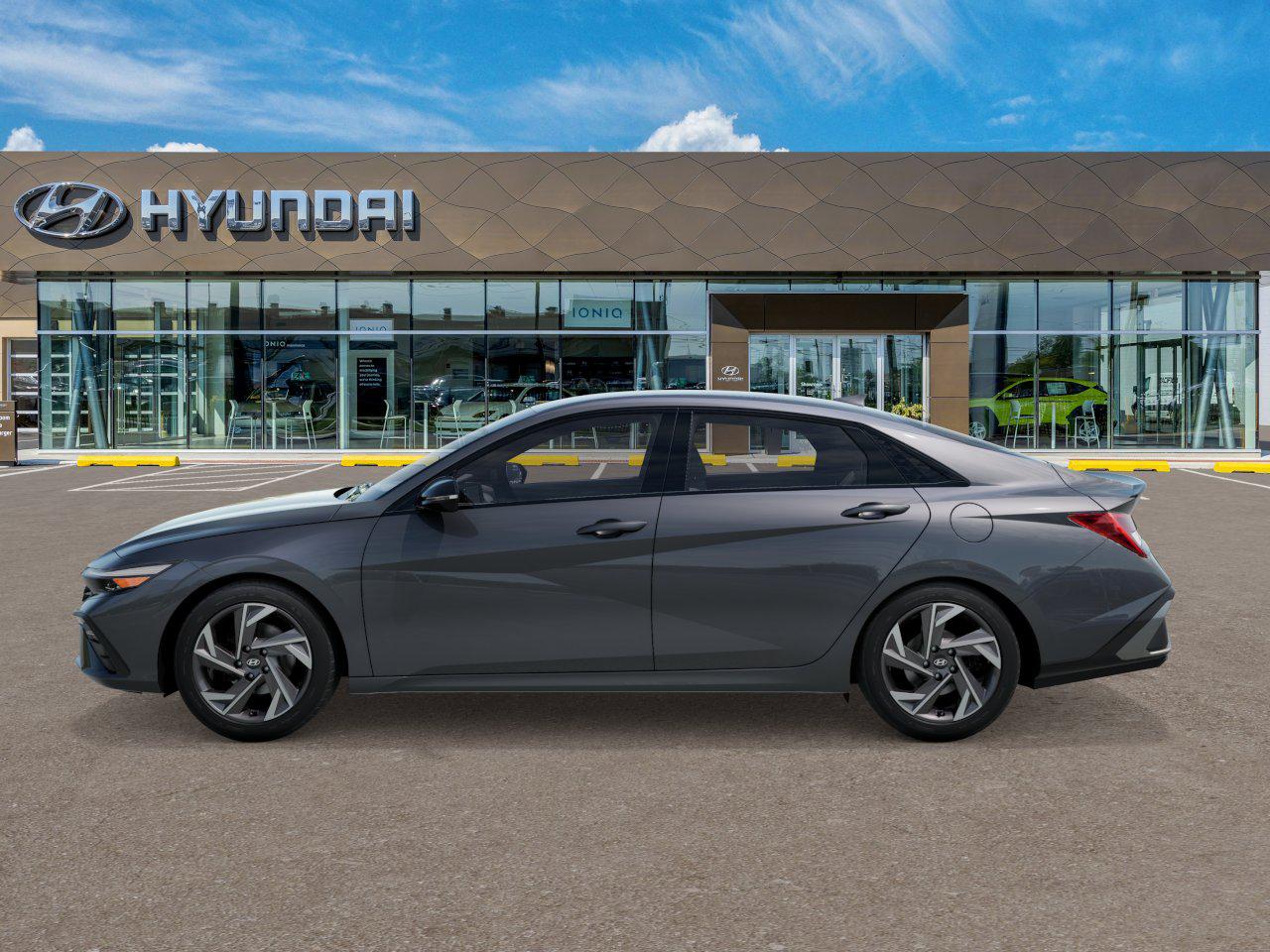 2025 Hyundai Elantra SEL Sport photo 2
