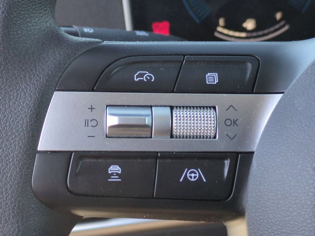 2025 Hyundai Tucson SE - Photo 14
