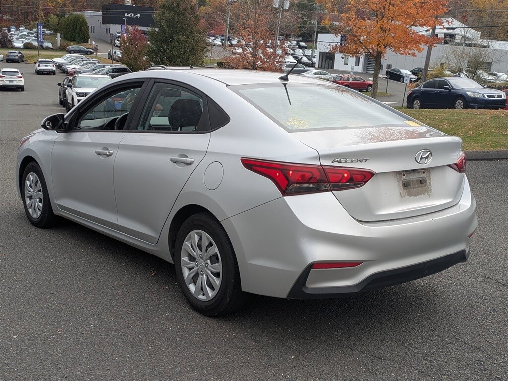 2019 Hyundai Accent SE photo 2