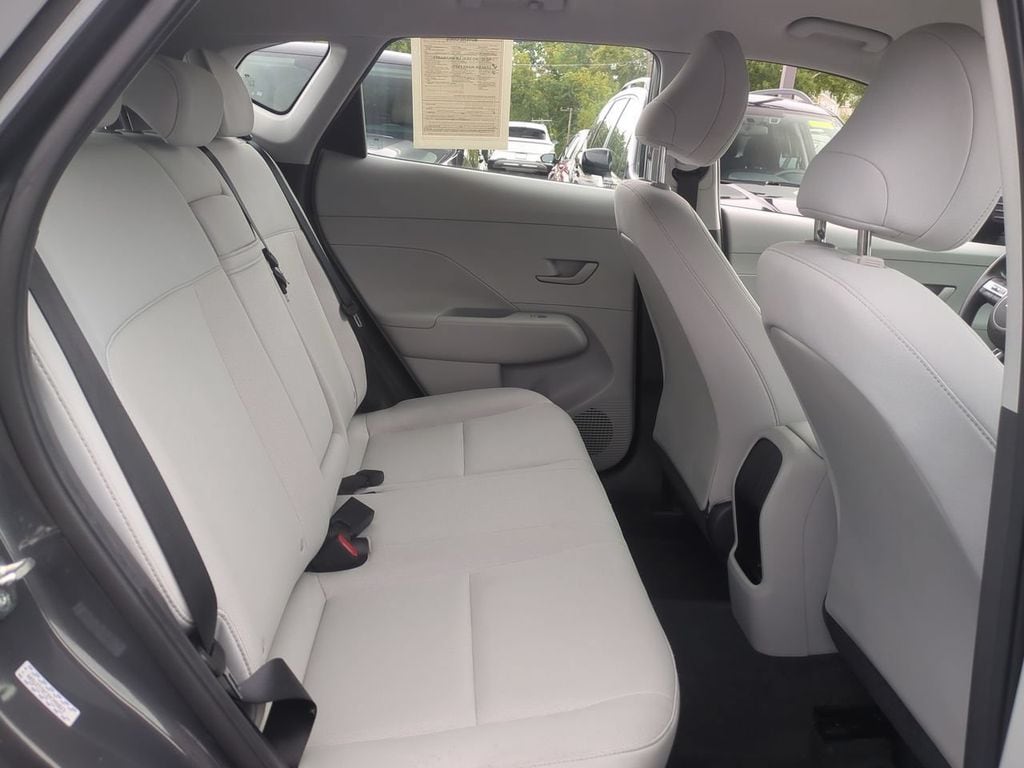2024 Hyundai Kona SE - Photo 25