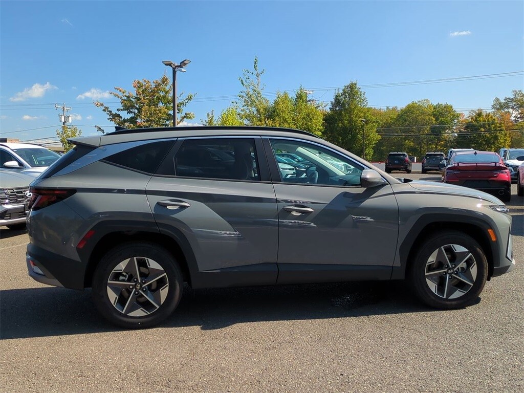 2025 Hyundai Tucson SEL photo 2