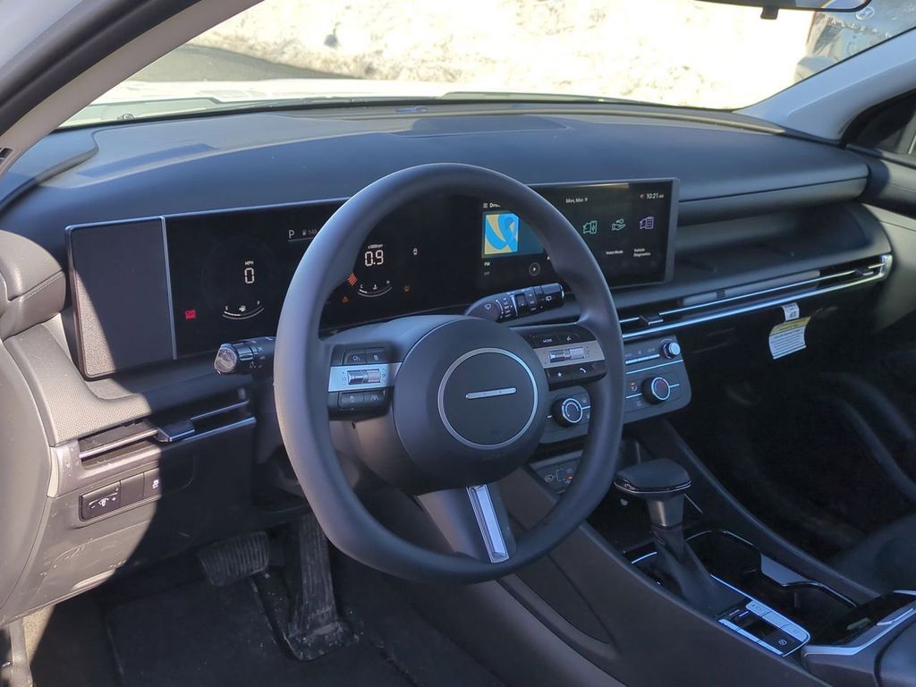 2025 Hyundai Tucson SE - Photo 12