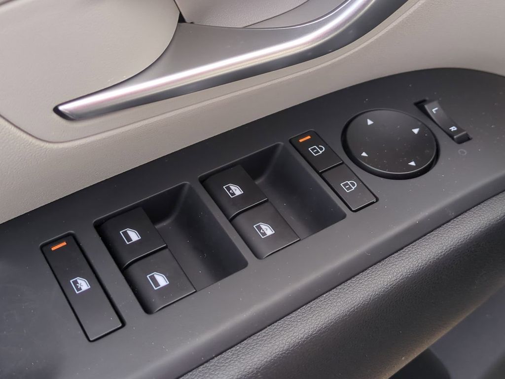 2025 Hyundai Tucson SEL Convenience - Photo 11