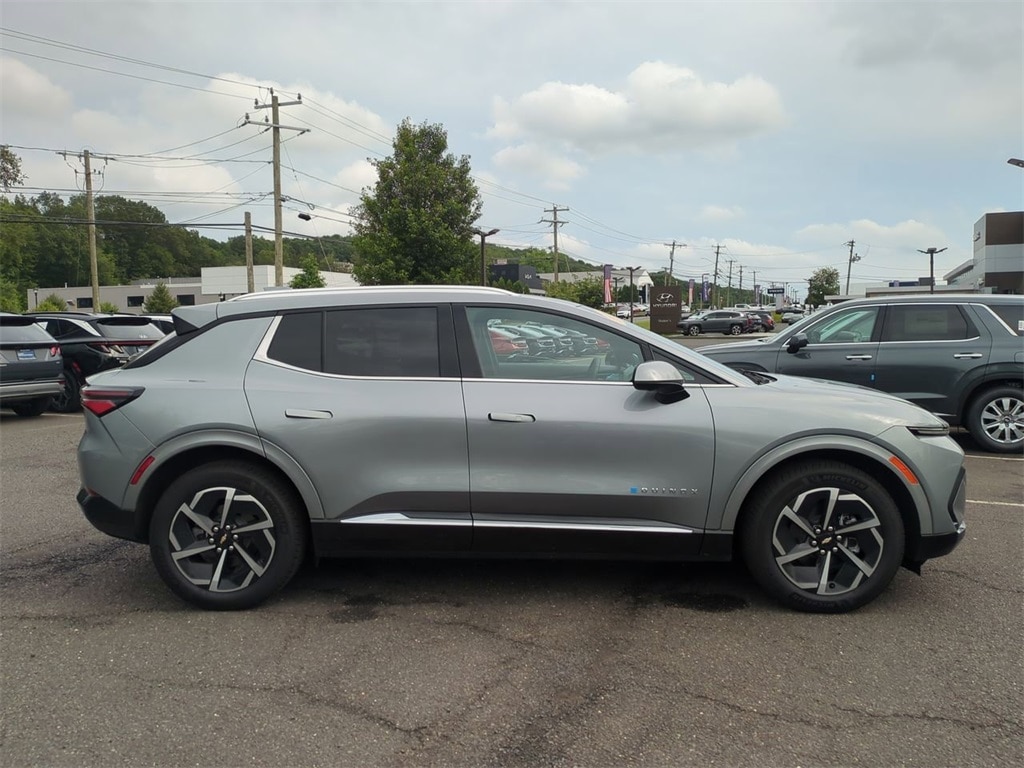 Used 2025 Chevrolet Equinox EV LT with VIN 3GN7DLRRXSS122339 for sale in Watertown, CT