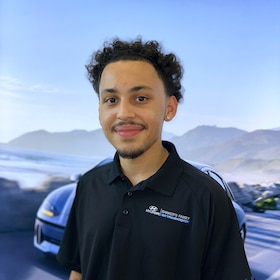 Staff member Giovanny Miecznikowski from 510bce452e6f