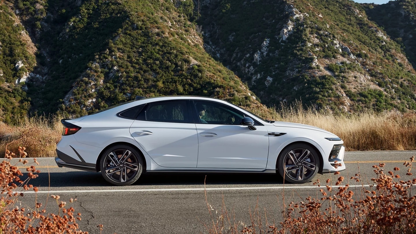 2024-sonata-dn8-n-line-0392-gallery_16-9.jpg