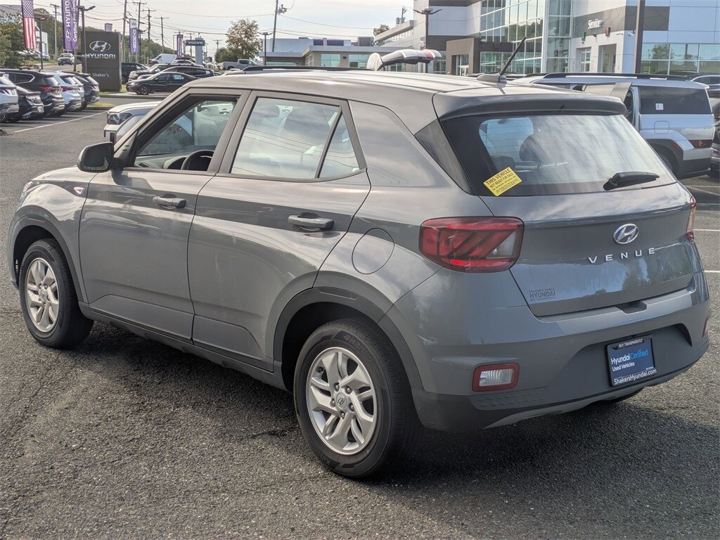 2023 Hyundai Venue SE photo 3