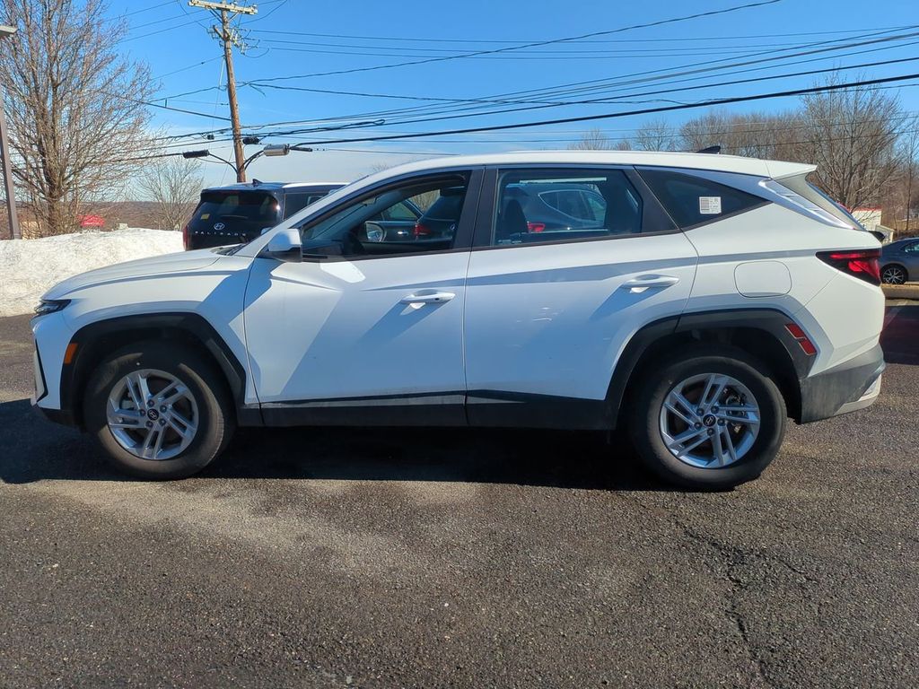2025 Hyundai Tucson SE - Photo 6