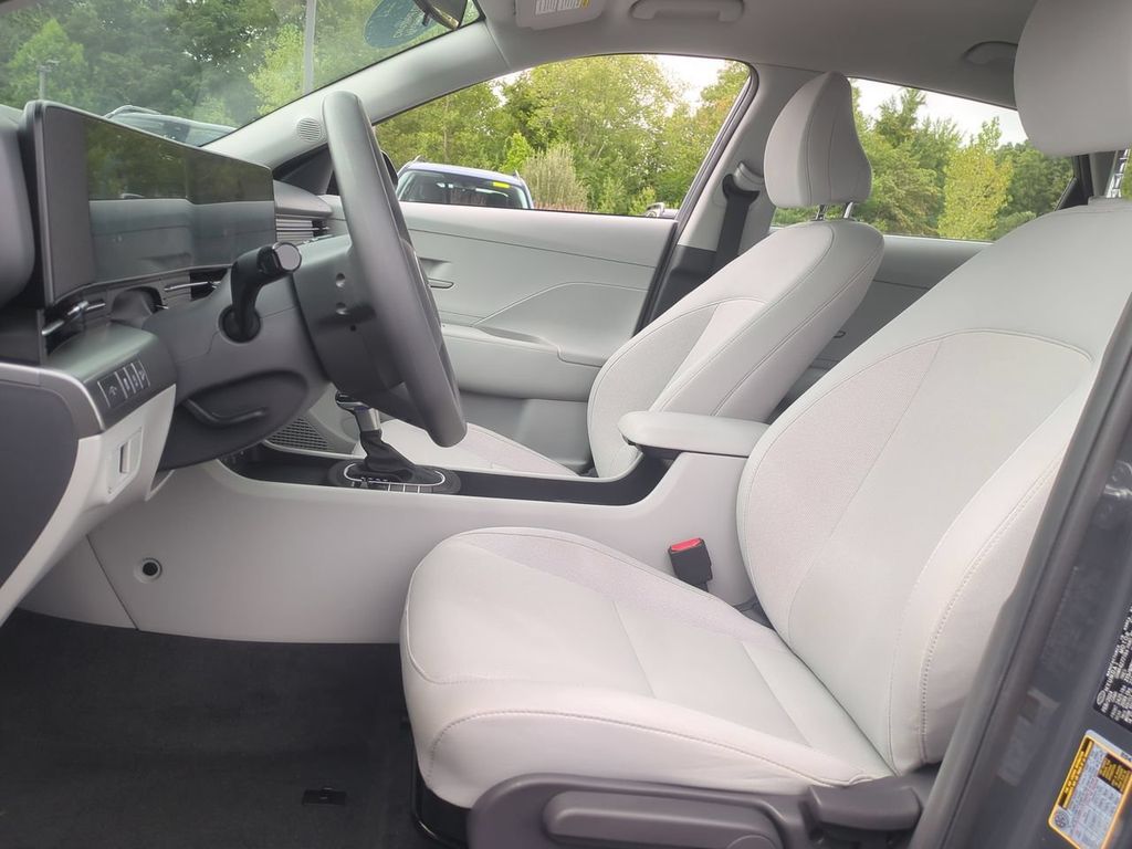 2024 Hyundai Kona SE - Photo 21