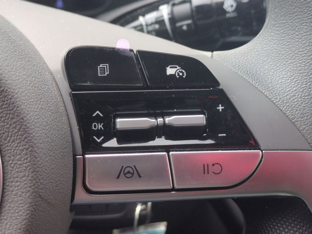 2025 Hyundai Elantra SE - Photo 15