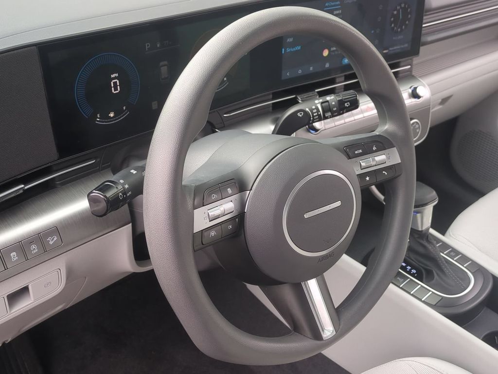 2024 Hyundai Kona SE - Photo 13