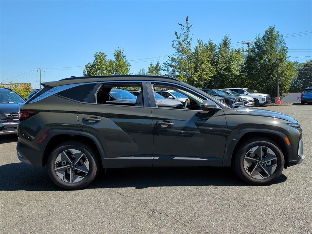 2025 Hyundai Tucson SEL photo 2
