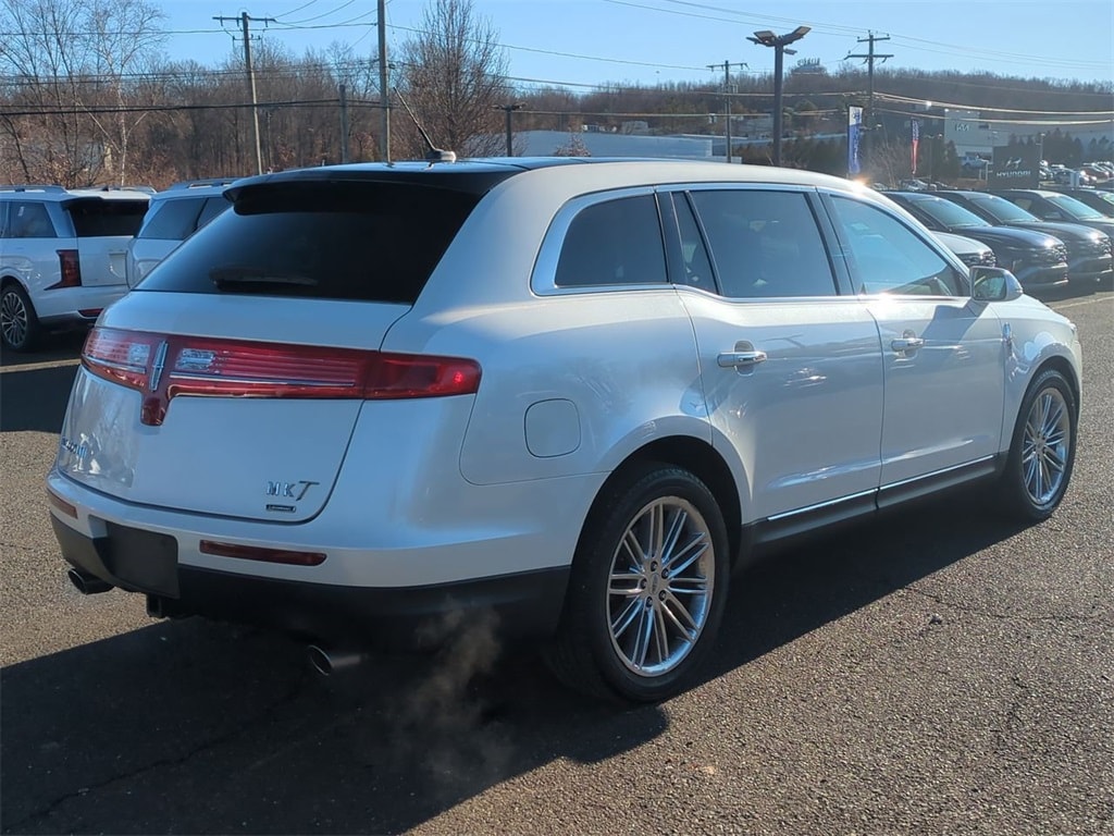 Used 2015 Lincoln MKT EcoBoost SUV