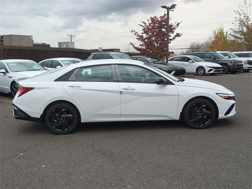 2026 Hyundai Elantra Hybrid SEL Sport photo 2