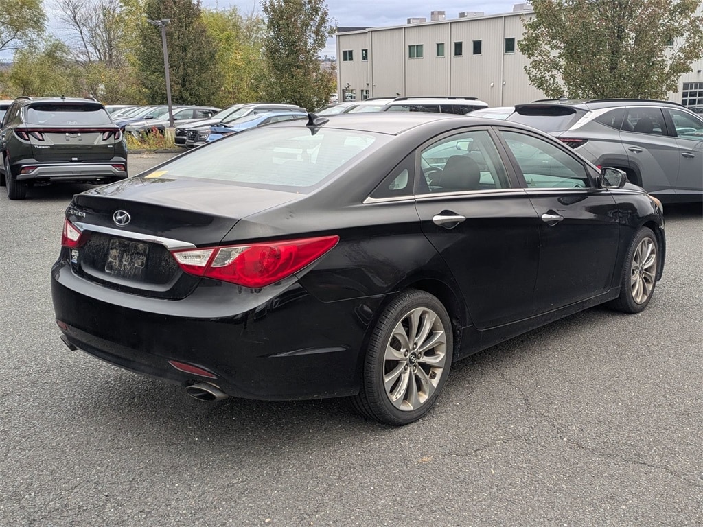 Used 2011 Hyundai Sonata SE Sedan