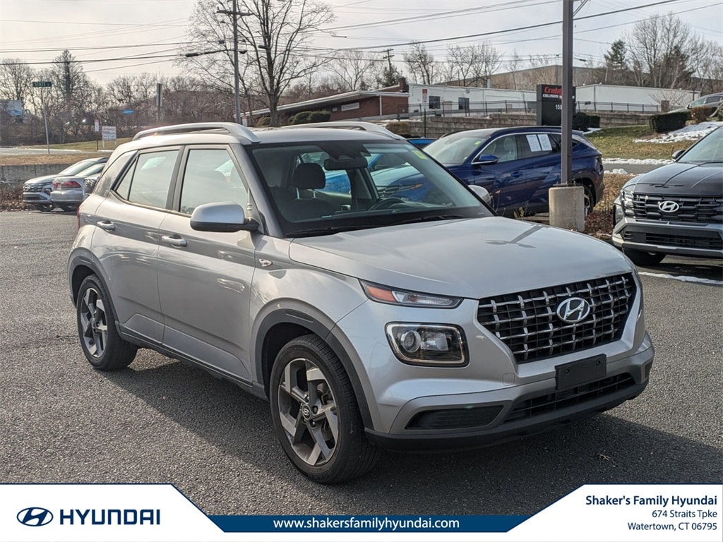 2023 Hyundai Venue SEL's photo