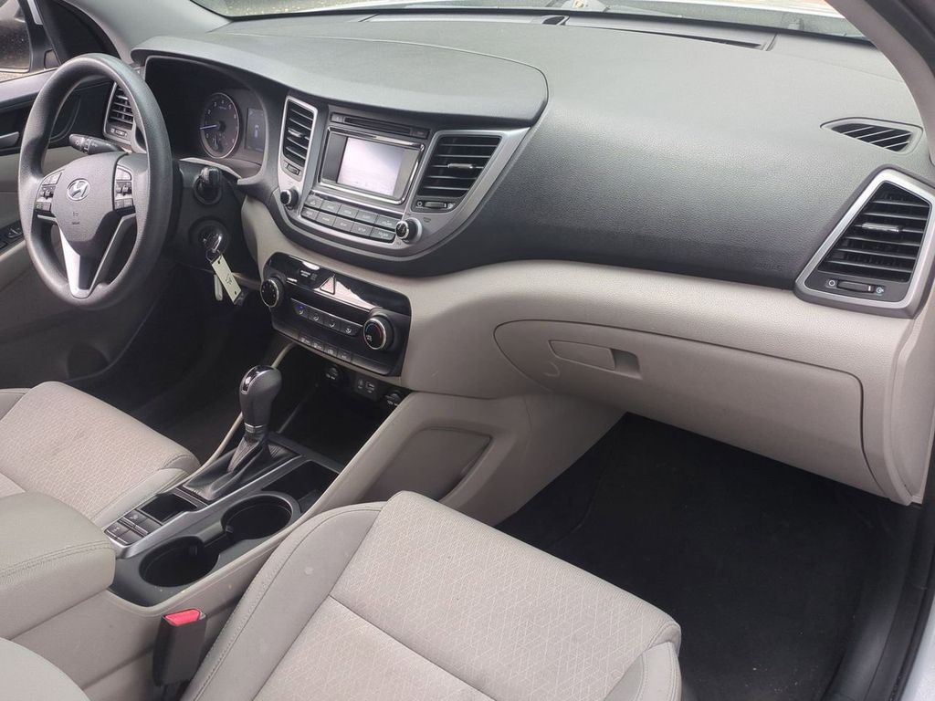 2018 Hyundai Tucson SE - Photo 26