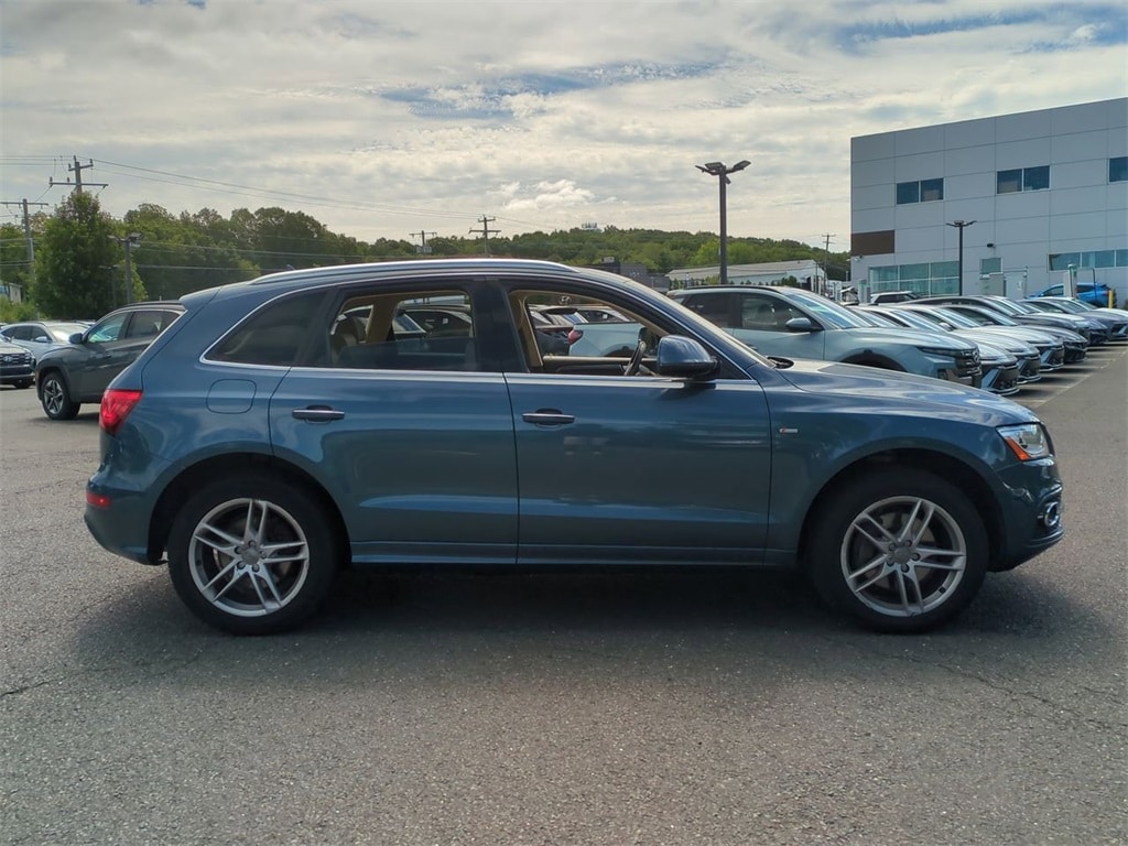 Used 2016 Audi Q5 Premium Plus with VIN WA1D7AFPXGA136657 for sale in Watertown, CT