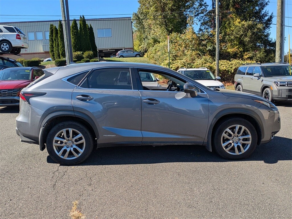 2015 Lexus NX 300h Luxury photo 2