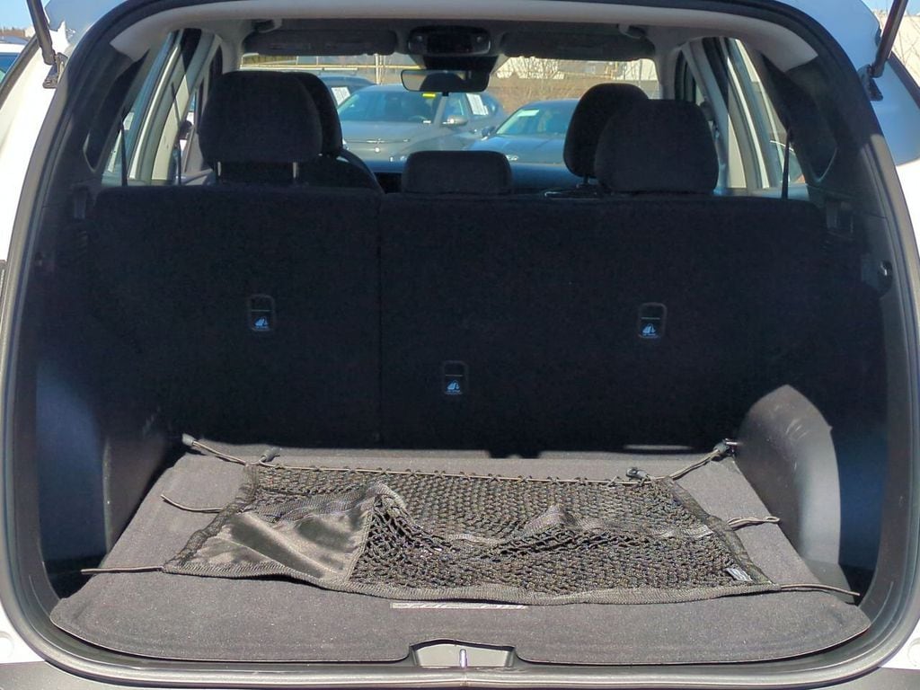 2025 Hyundai Tucson SE - Photo 25