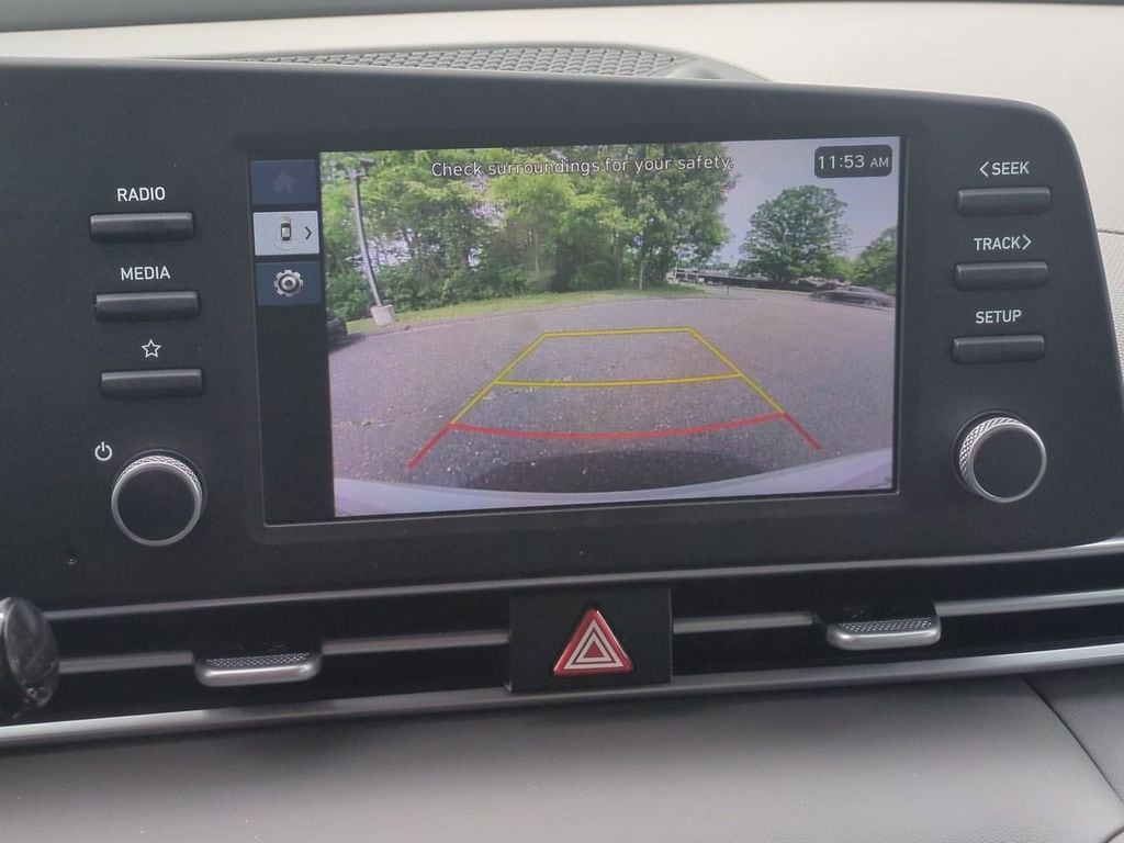 2025 Hyundai Elantra SE - Photo 19