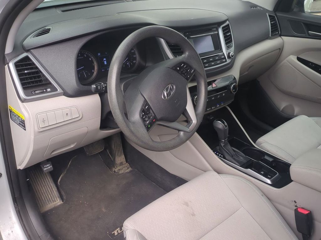 2018 Hyundai Tucson SE - Photo 12