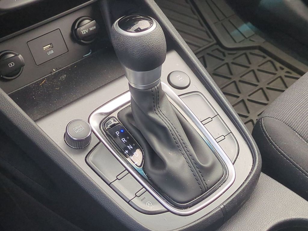 2023 Hyundai Kona SEL - Photo 17