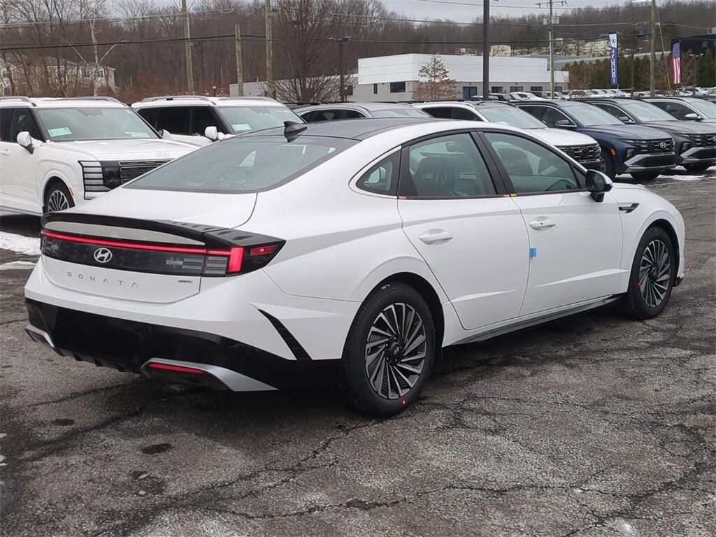 New 2026 Hyundai Sonata Hybrid SEL Sedan