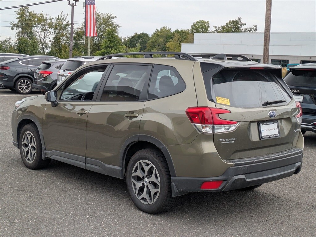 2024 Subaru Forester Premium photo 2