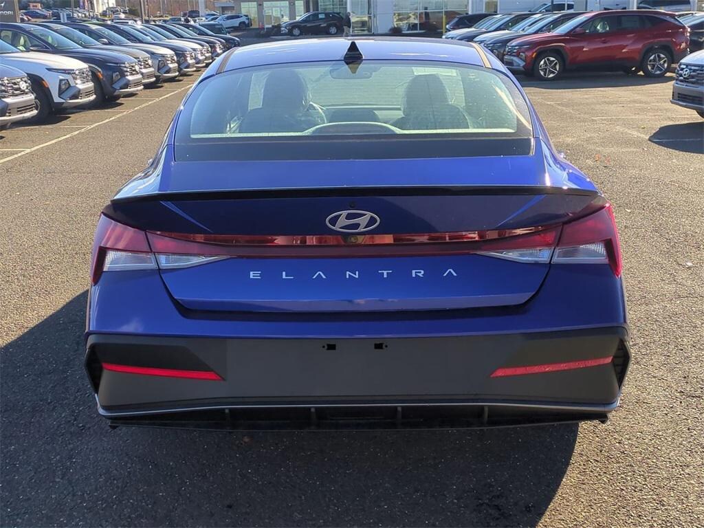 New 2025 Hyundai Elantra SEL Sport Sedan