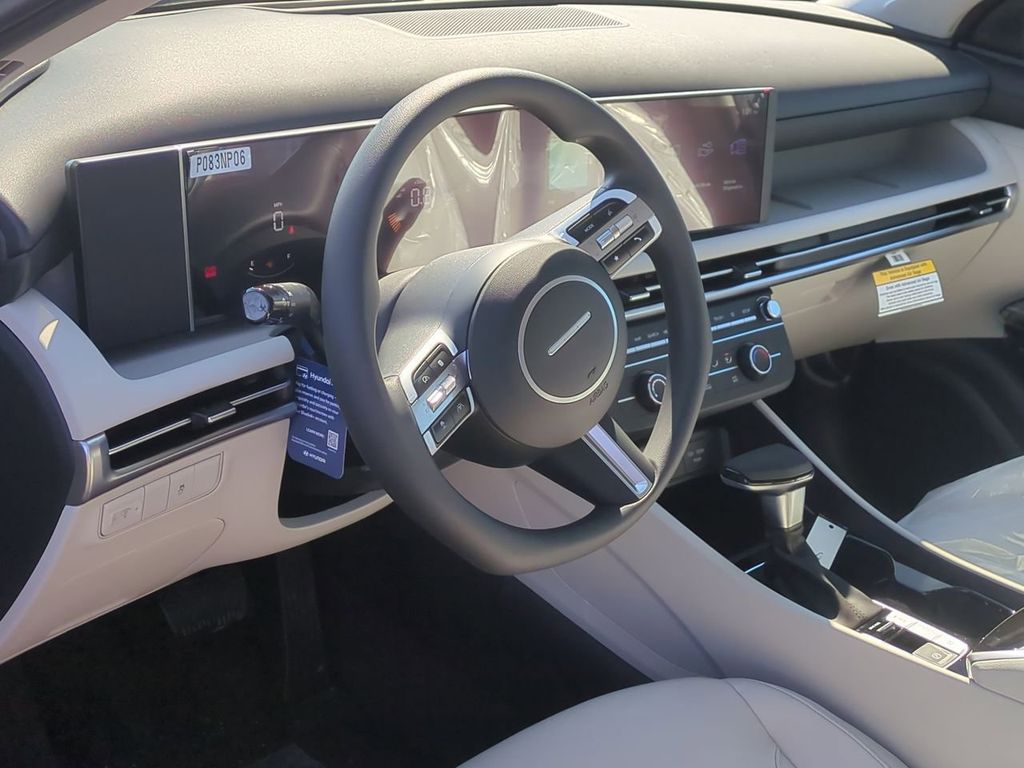 2026 Hyundai Tucson SE - Photo 12