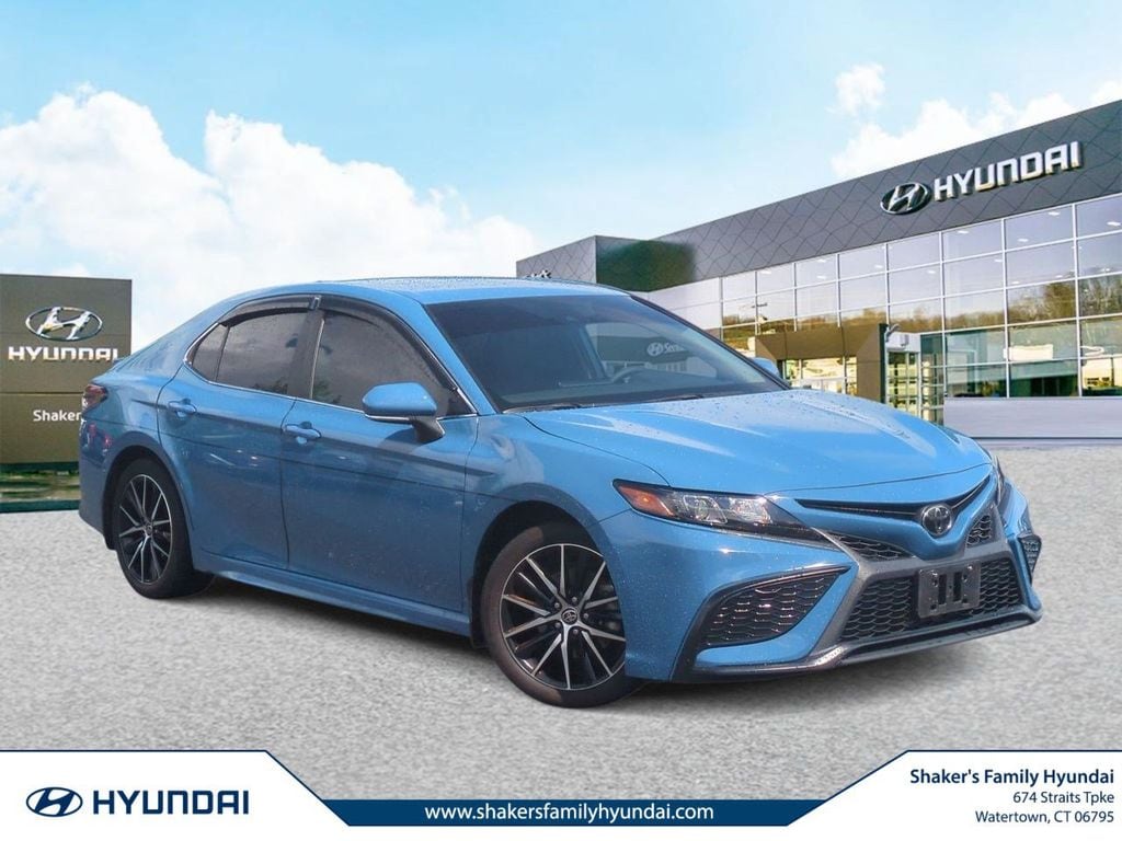 2024 Toyota Camry SE - Photo 1