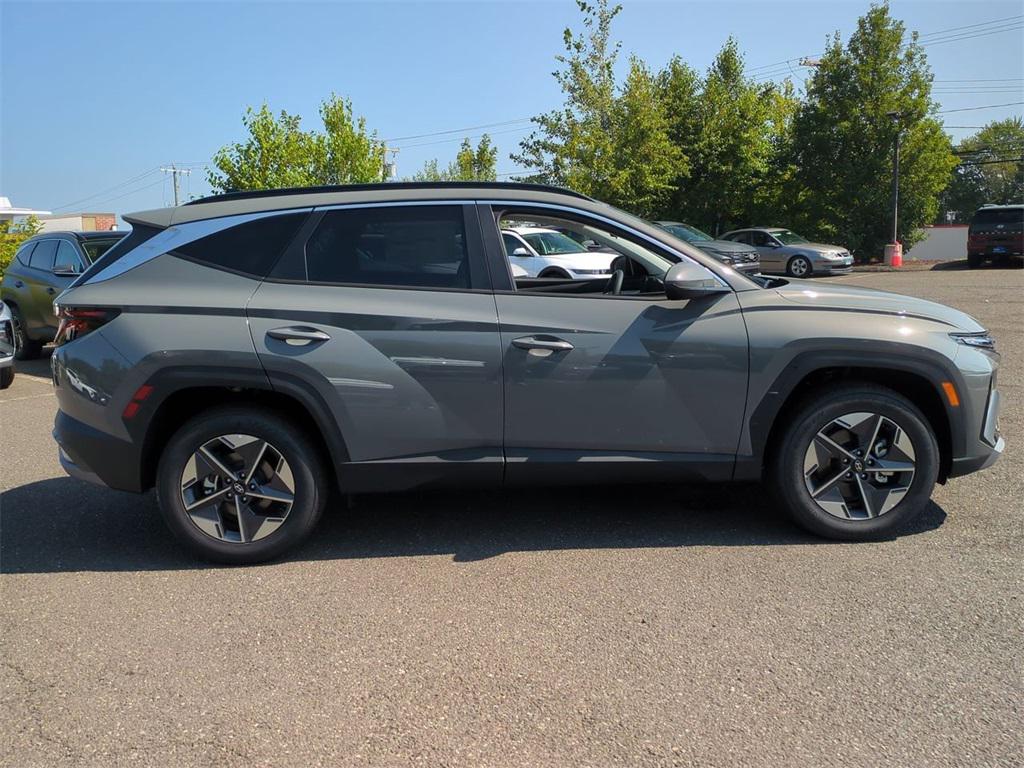 2025 Hyundai Tucson SEL photo 2