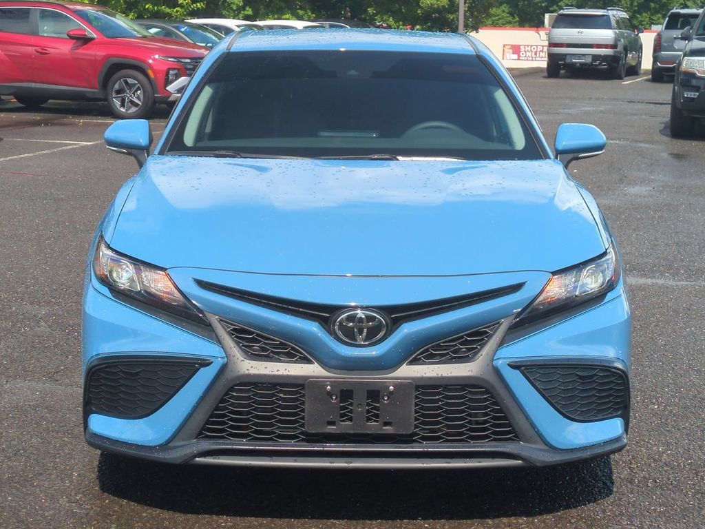 2024 Toyota Camry SE - Photo 8
