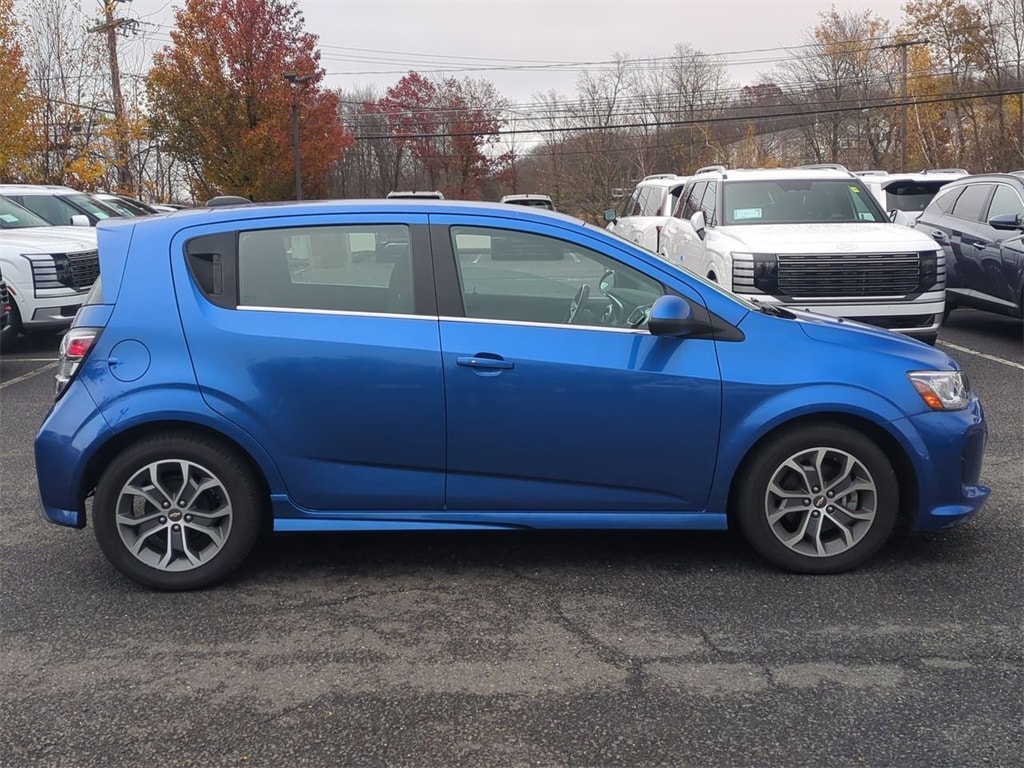 Used 2017 Chevrolet Sonic LT Auto w/1SD Hatchback