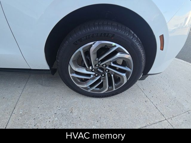 2027 Lincoln Navigator Reserve - Photo 8