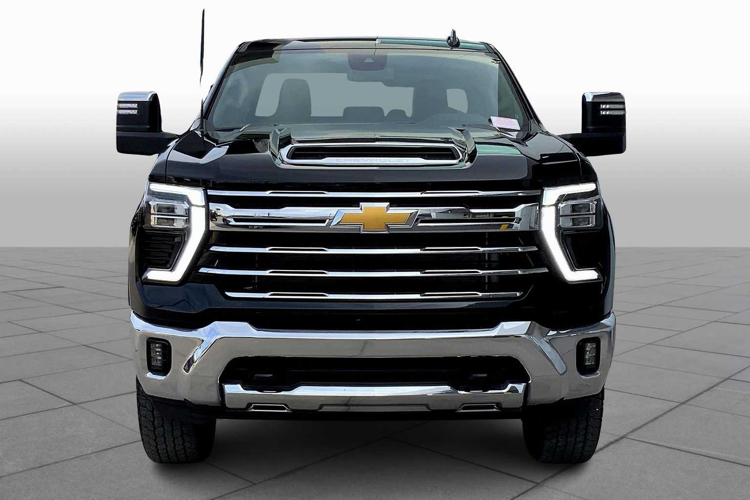 2024 Chevrolet Silverado 2500HD LTZ photo 2