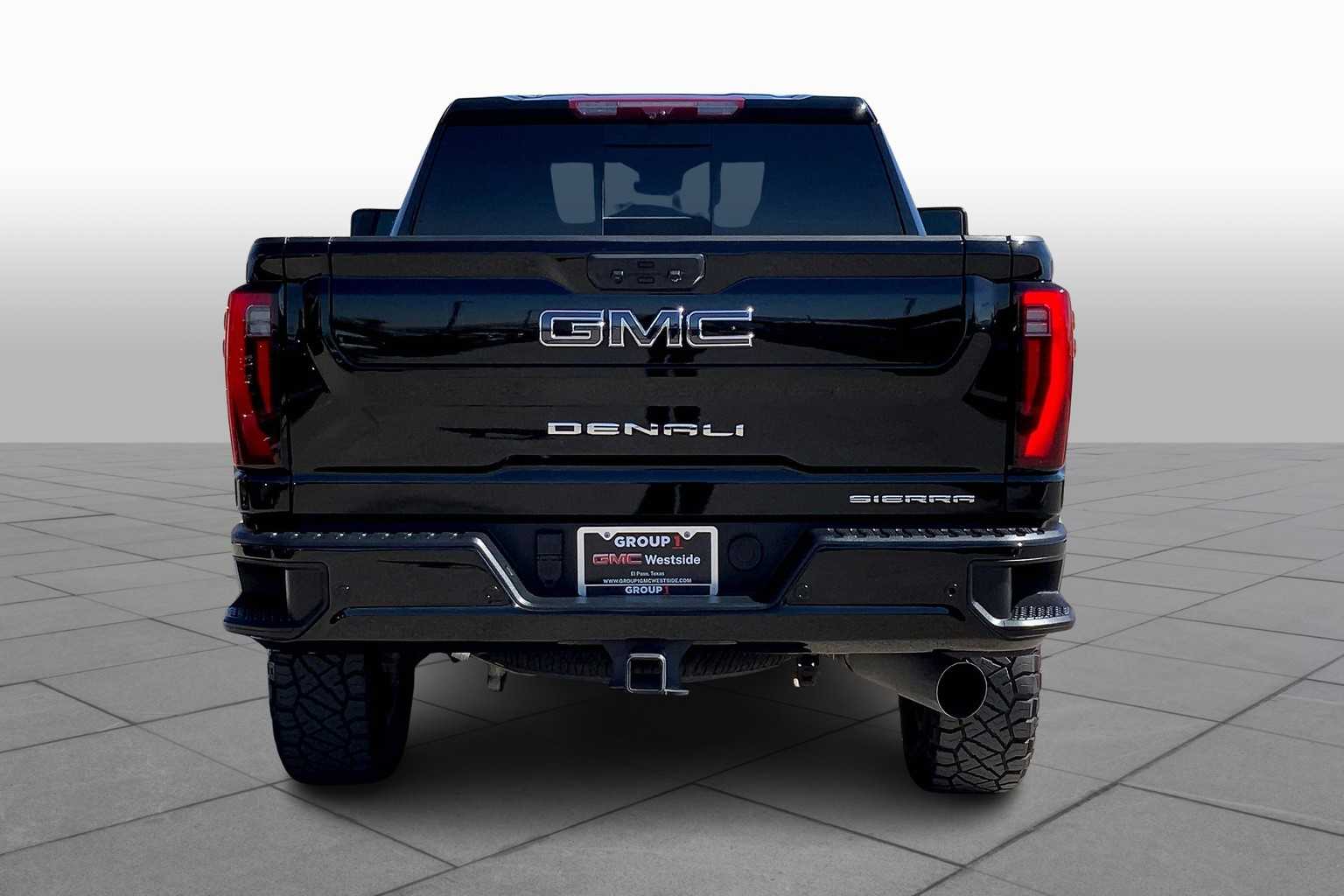 2024 Gmc Sierra 2500 HD Denali Ultimate photo 3
