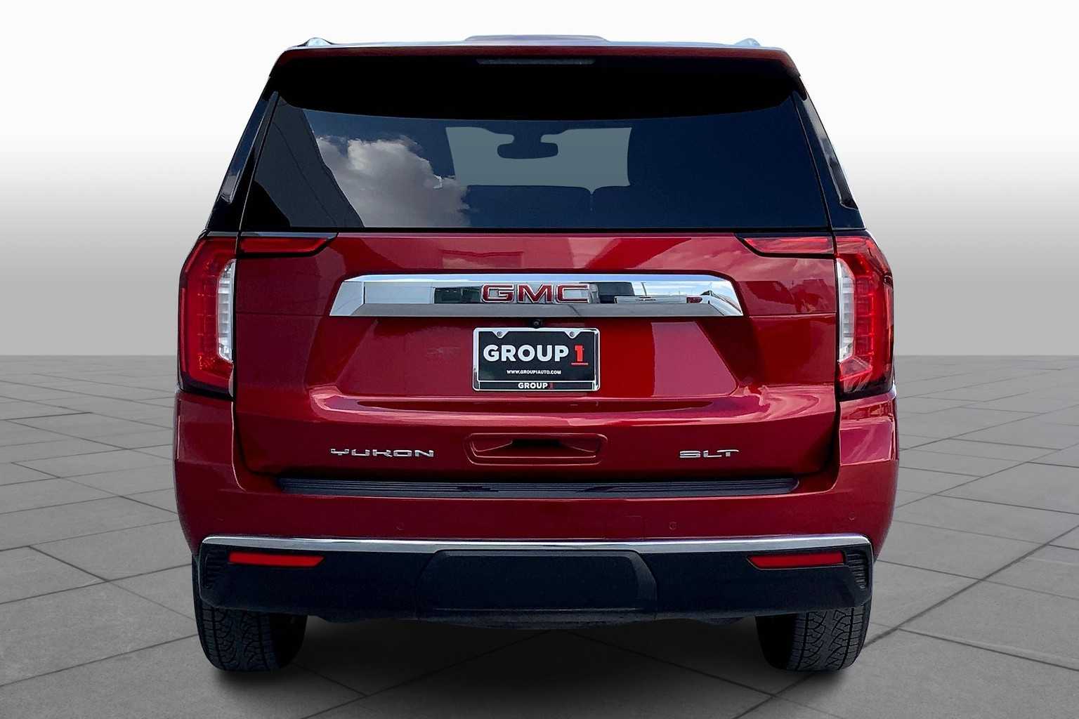 2022 Gmc Yukon SLT photo 3