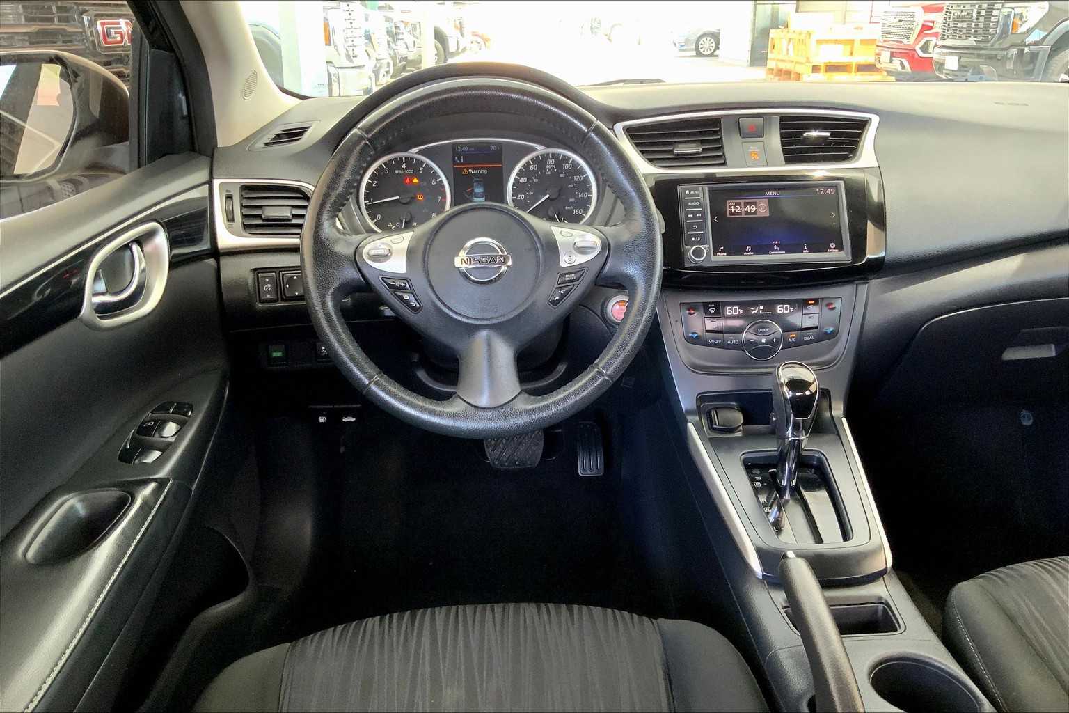 2019 Nissan Sentra SV photo 4