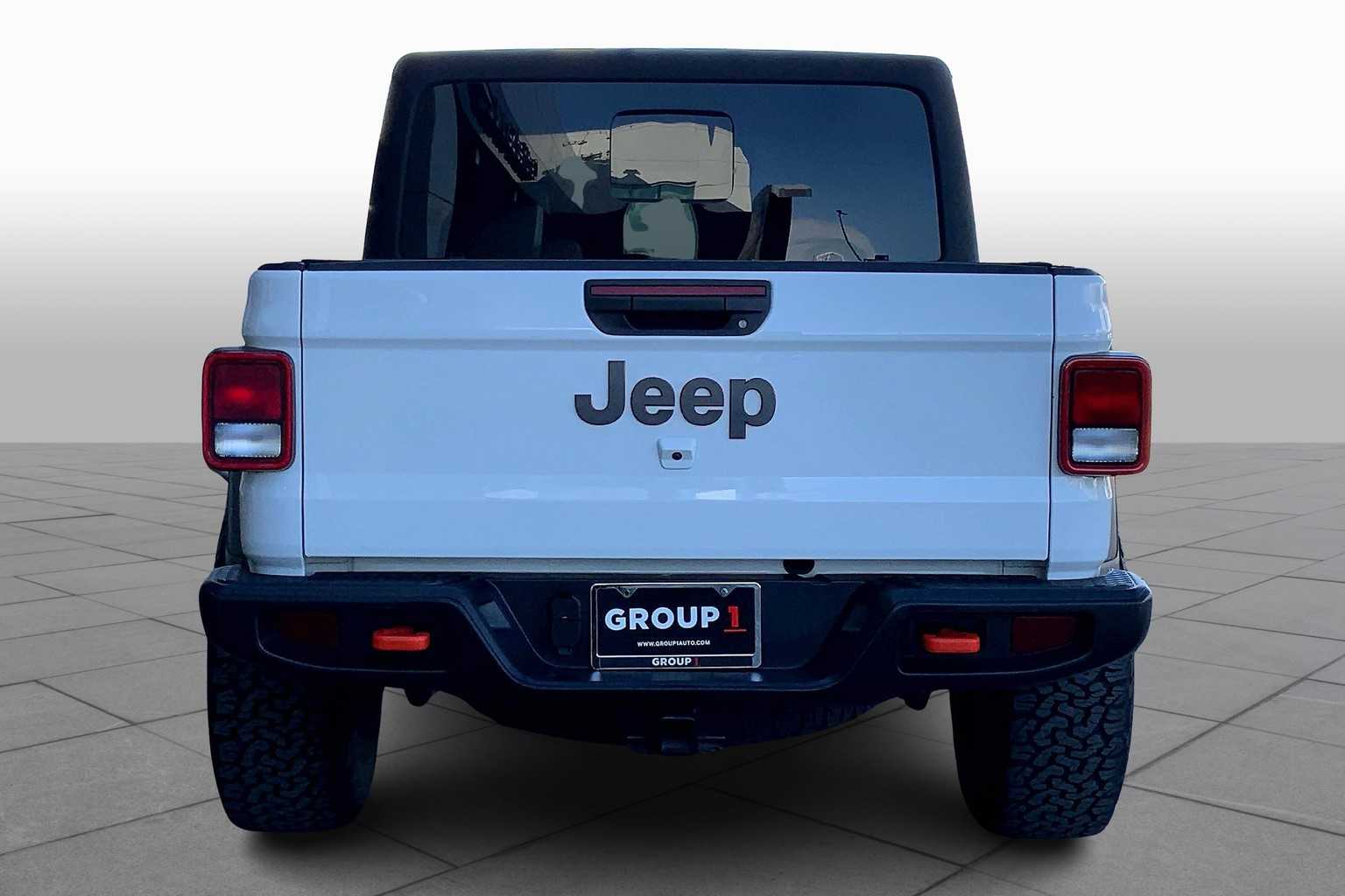 2023 Jeep Gladiator Mojave photo 3