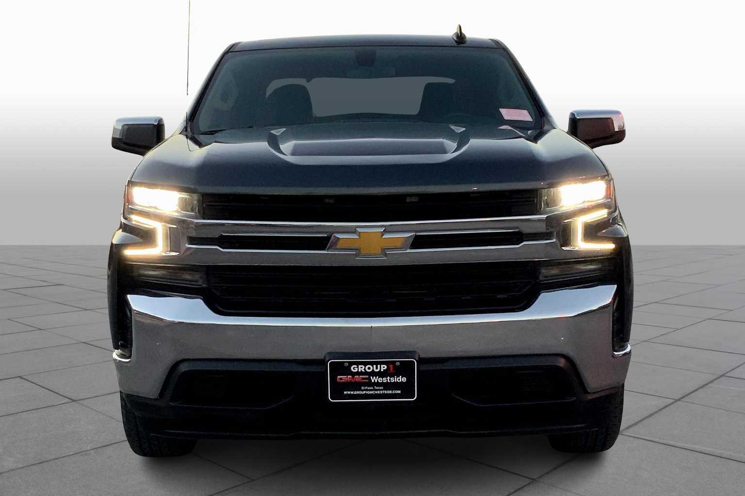 2020 Chevrolet Silverado 1500 LT photo 2