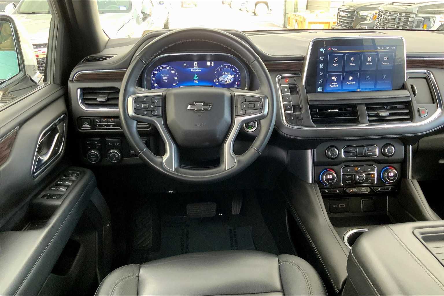 2023 Chevrolet Tahoe Z71 photo 2