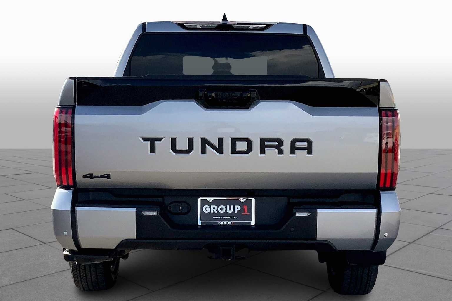2025 Toyota Tundra Platinum CrewMax photo 3