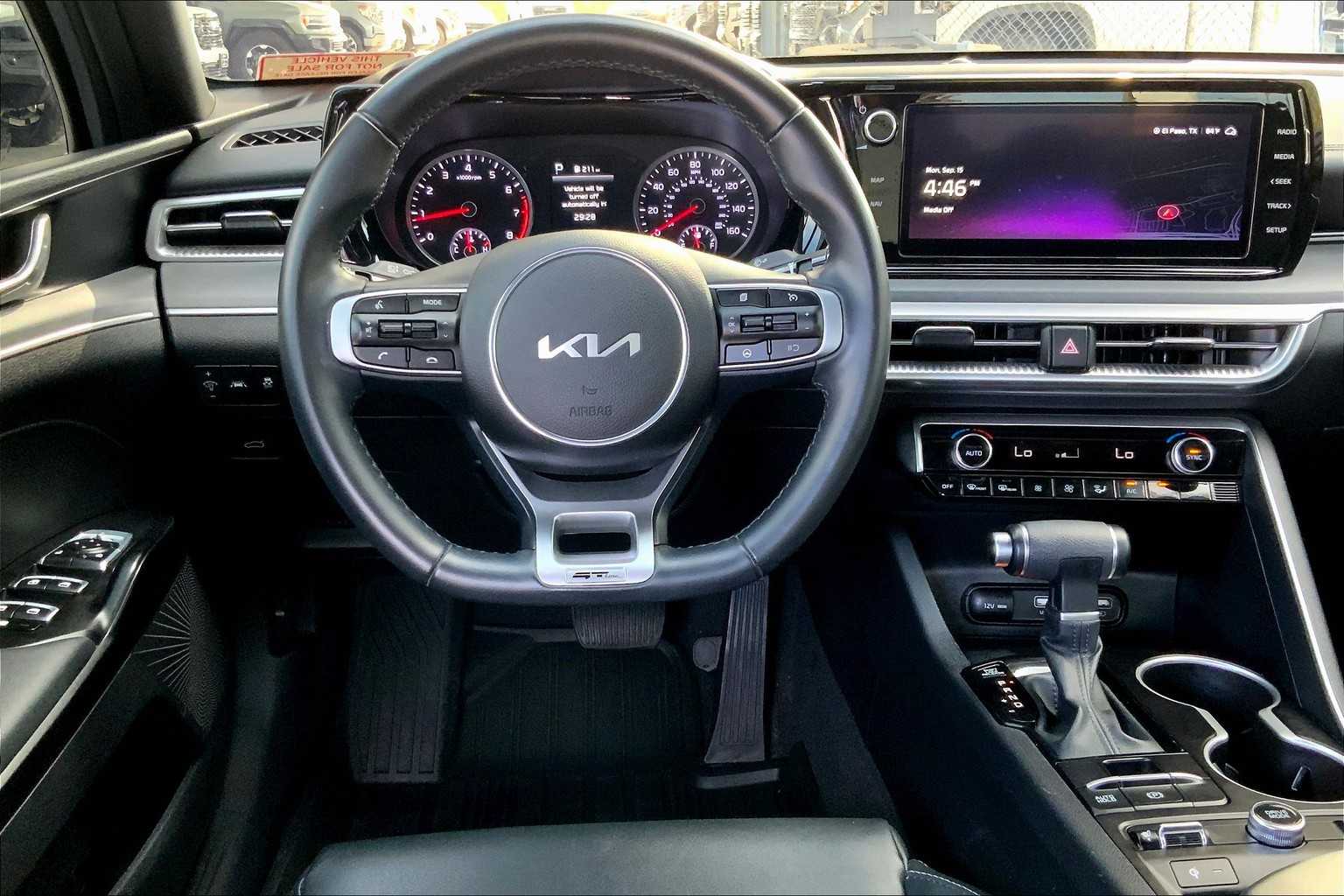 2024 Kia K5 GT-Line photo 4