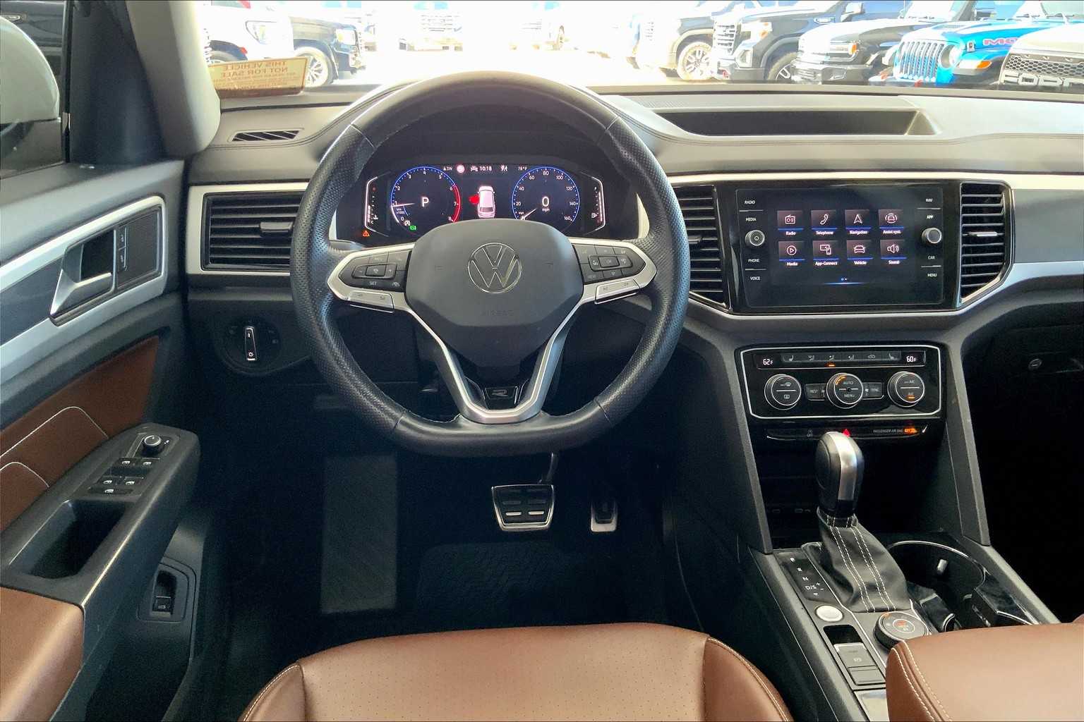 2021 Volkswagen Atlas V6 SEL R-Line photo 3