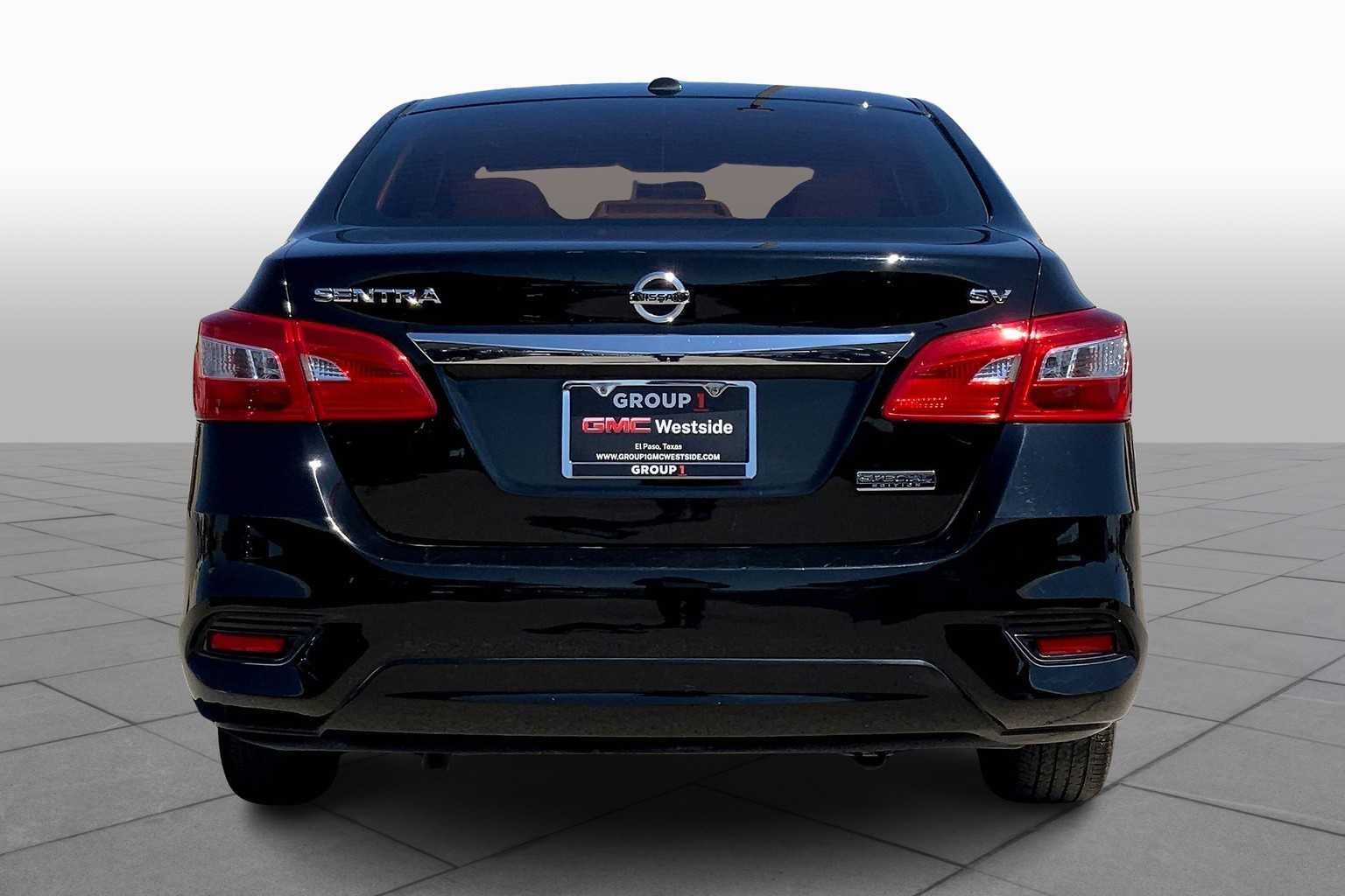 2019 Nissan Sentra SV photo 3