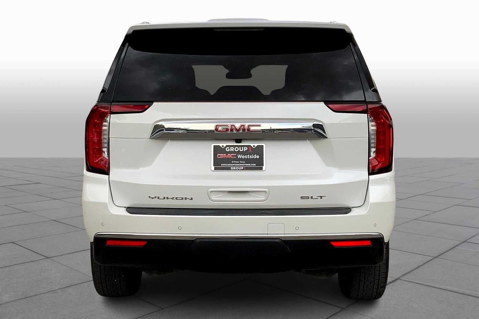 2024 Gmc Yukon SLT photo 3