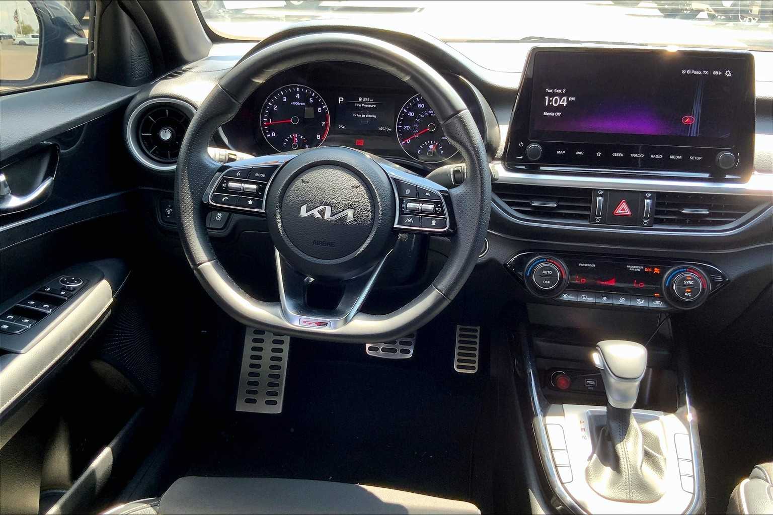 2024 Kia Forte GT-Line photo 4
