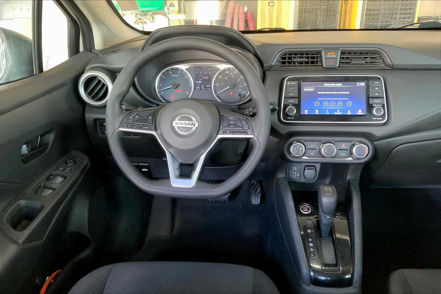 2021 Nissan Versa S photo 4